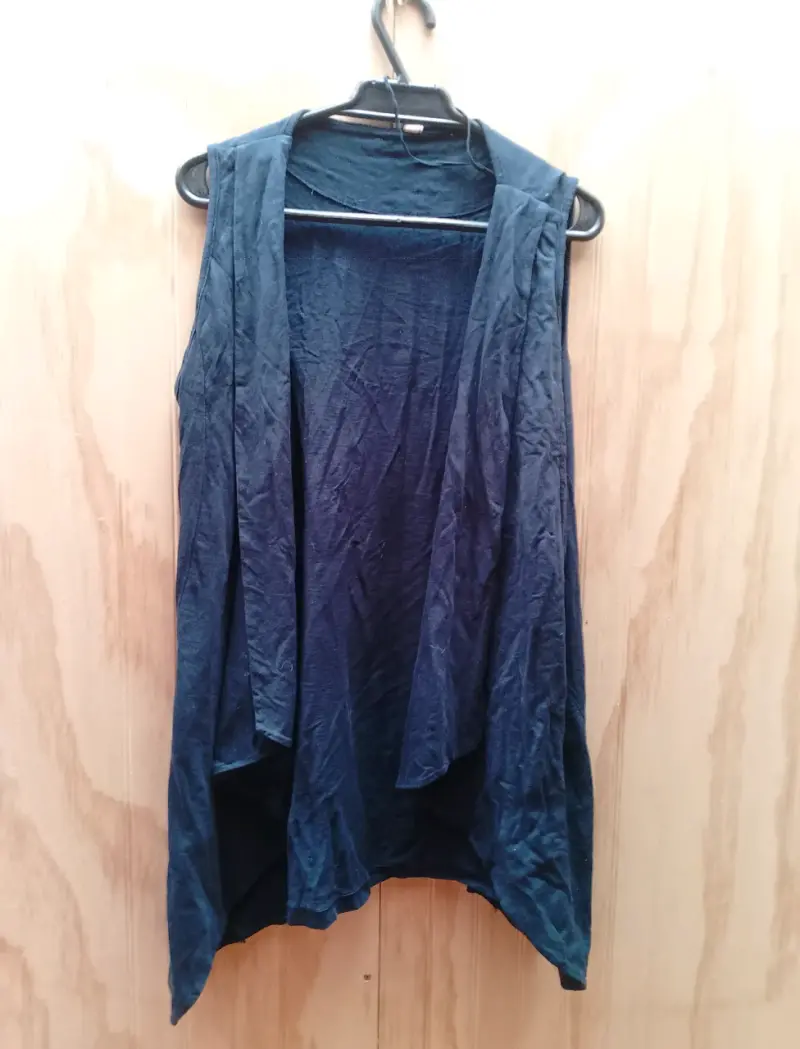 Cardigan azul con diseño floral - 3