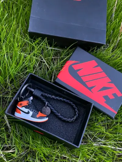 Llavero mini zapatilla Nike - miniatura 3