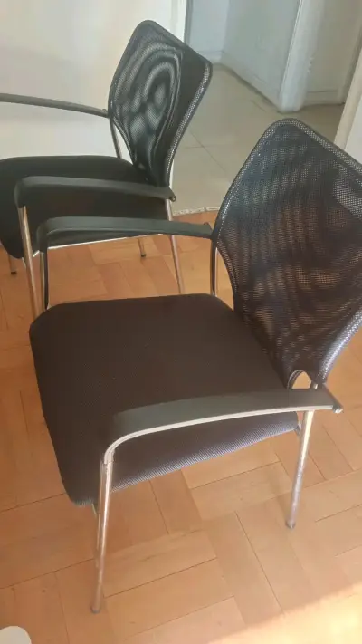 Silla con estructura metálica - miniatura 2