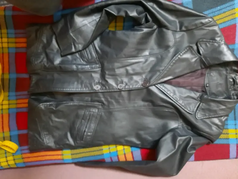 Chaqueta de cuero negra - 3
