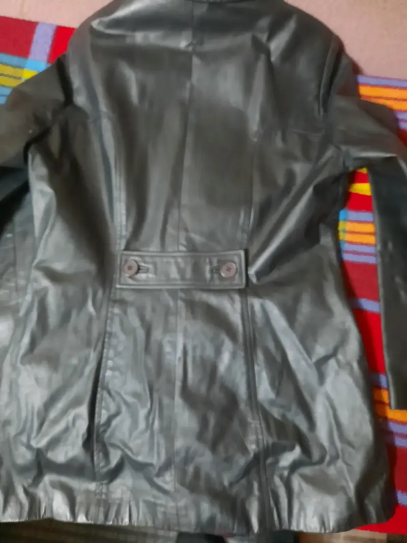 Chaqueta de cuero negra - 5