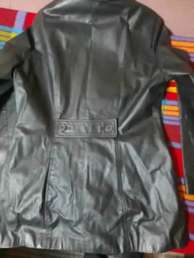 Chaqueta de cuero negra - miniatura 5