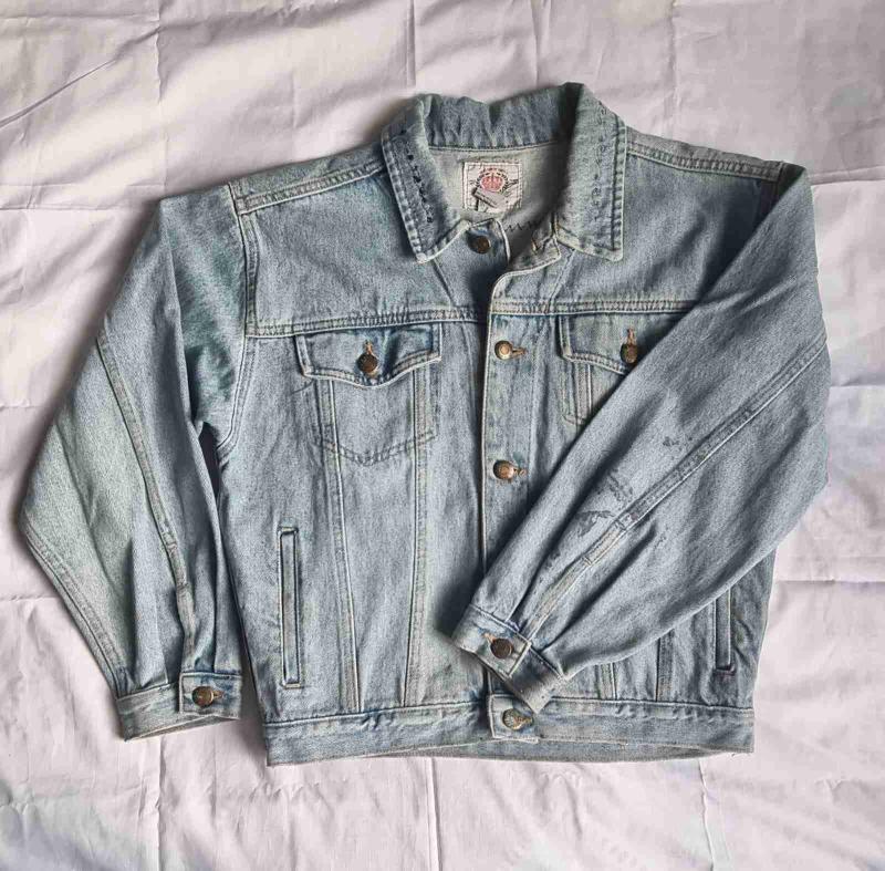 Chaqueta de mezclilla azul claro