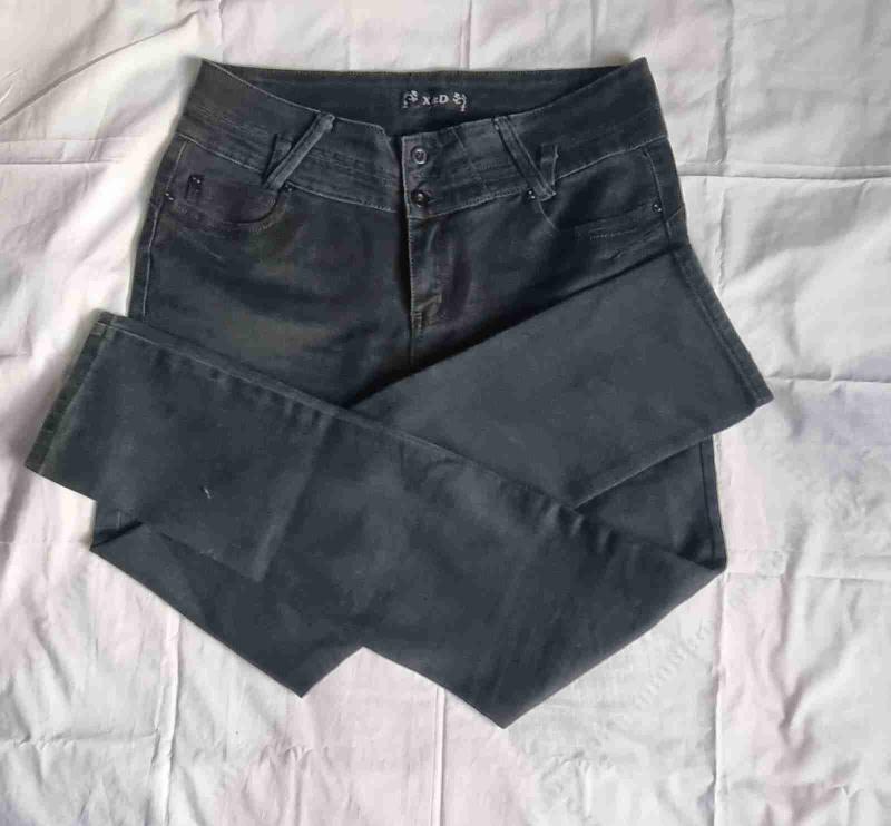 Jeans negros de mujer