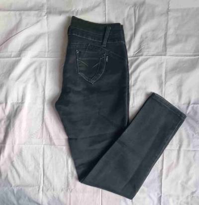 Jeans negros de mujer - miniatura 2