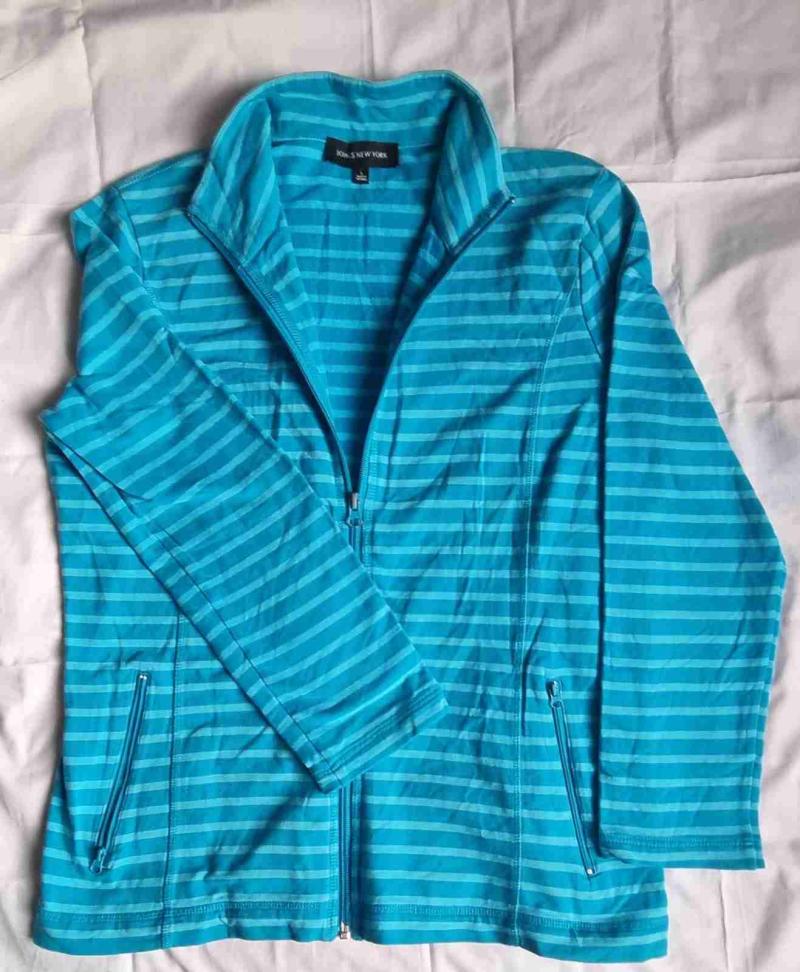 Chaqueta azul a rayas