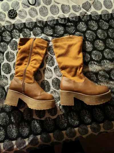 Botas plataformas marrones niña N 32 - miniatura 1