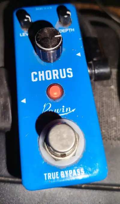 Pedal de efecto Rowin Chorus - miniatura 1