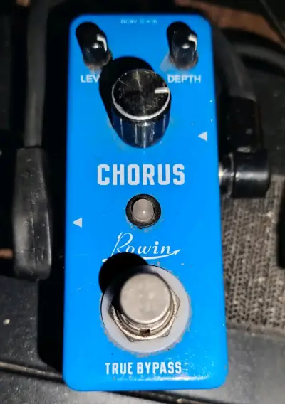 Pedal de efecto Rowin Chorus - miniatura 2