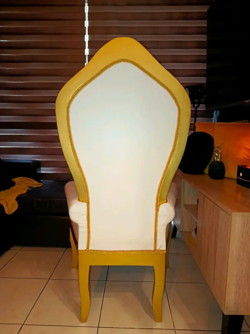 Sillón estilo trono dorado - 2