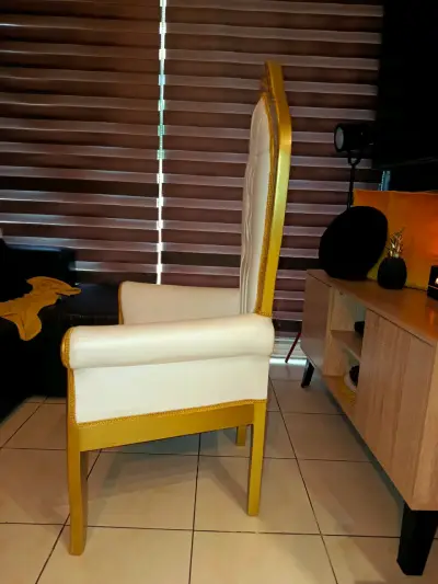 Sillón estilo trono dorado - miniatura 3