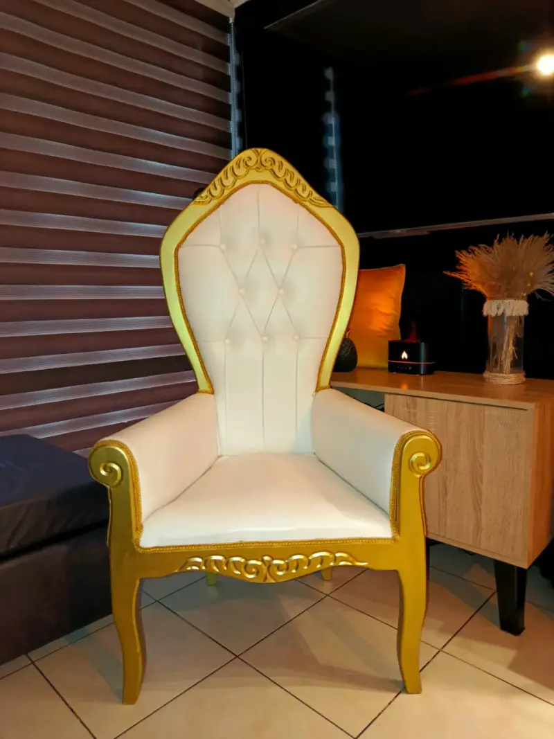 Sillón estilo trono dorado - 4