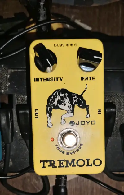 Pedal de guitarra Joyo Tremolo - miniatura 2