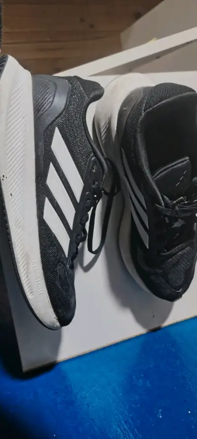 Zapatillas deportivas negras Adidas - miniatura 1