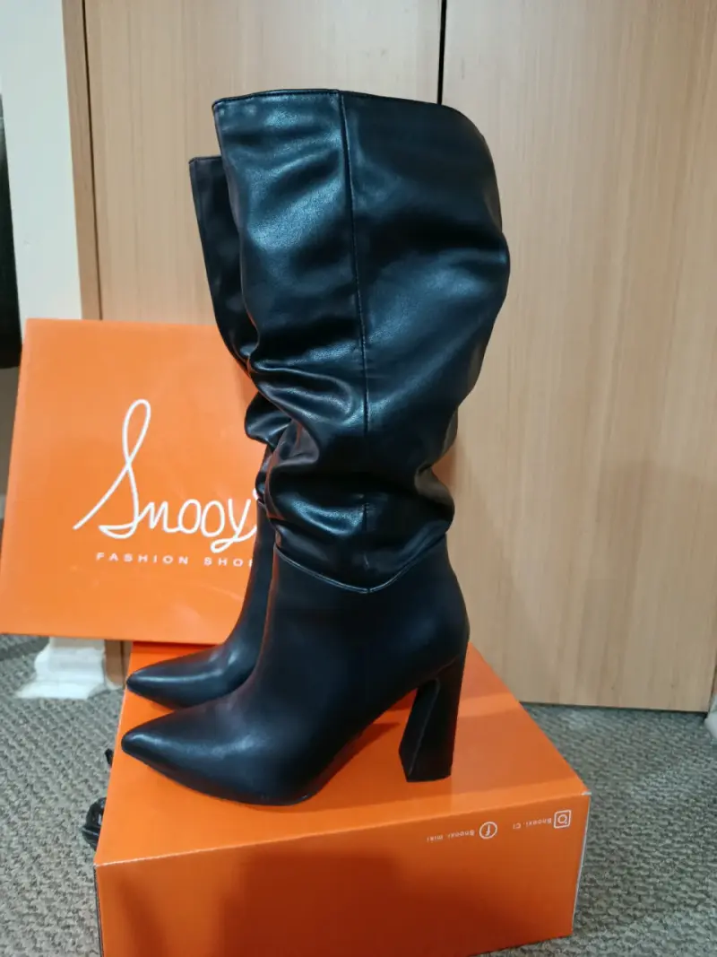 Botas negras con taco alto - 2