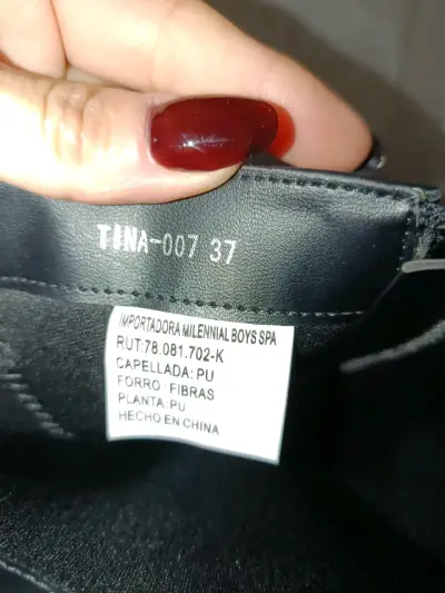 Botas negras con taco alto - miniatura 5