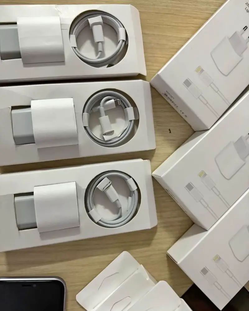 Cargador de iPhone - 1