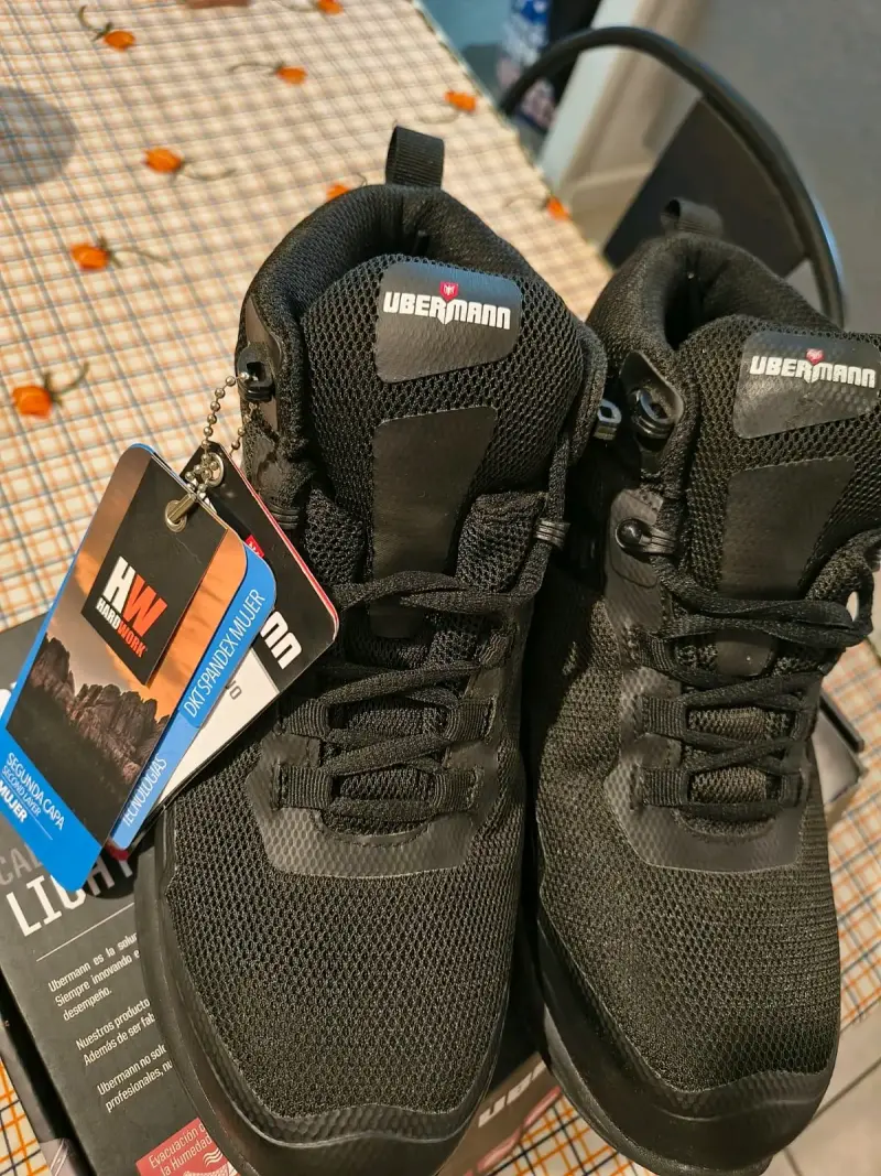Botines negros Ubermann nuevos - 1