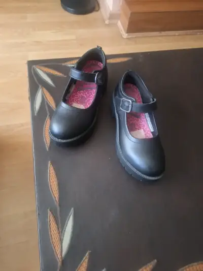Zapatos negros de niña - miniatura 1