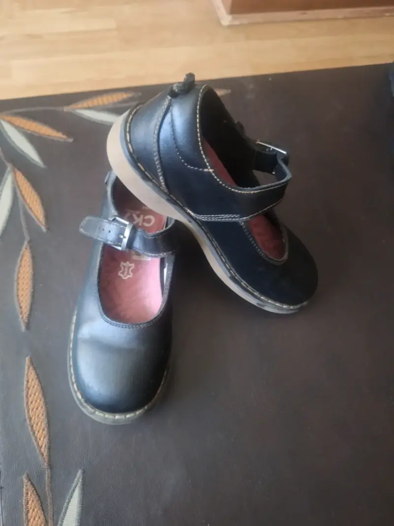 Zapatos negros de niña - 4