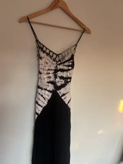 Vestido largo tie-dye blanco y negro - miniatura 1