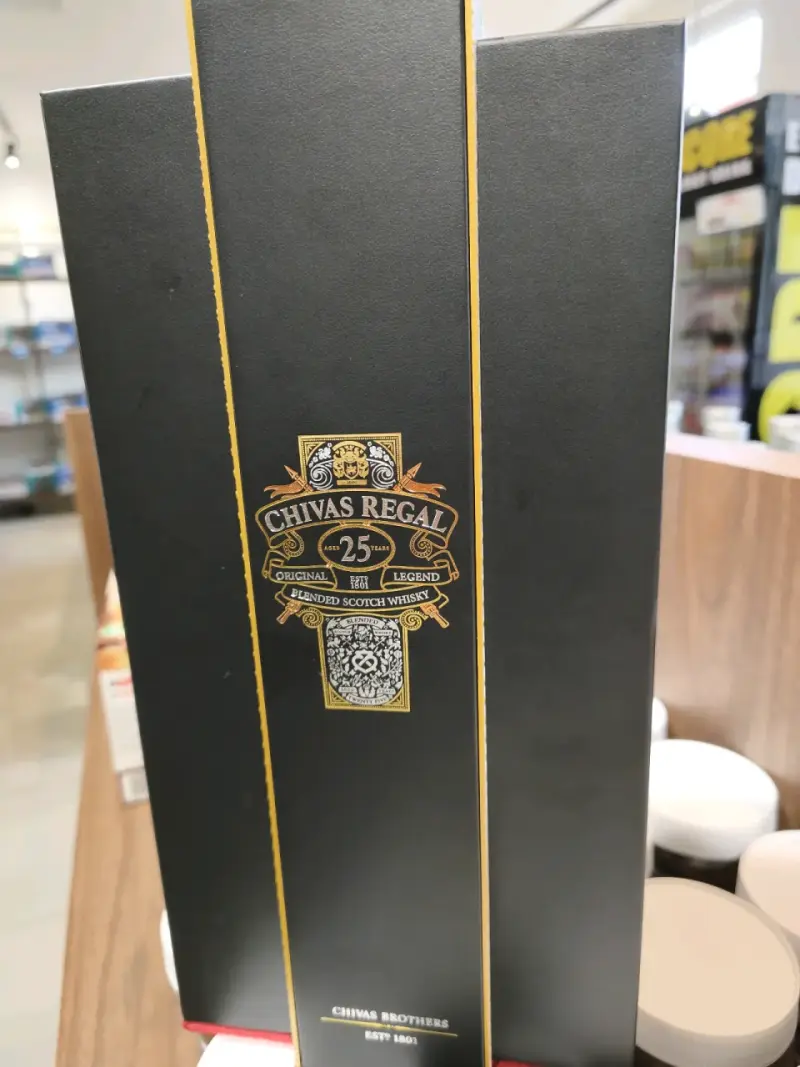 Caja Chivas Regal 25 años - 5