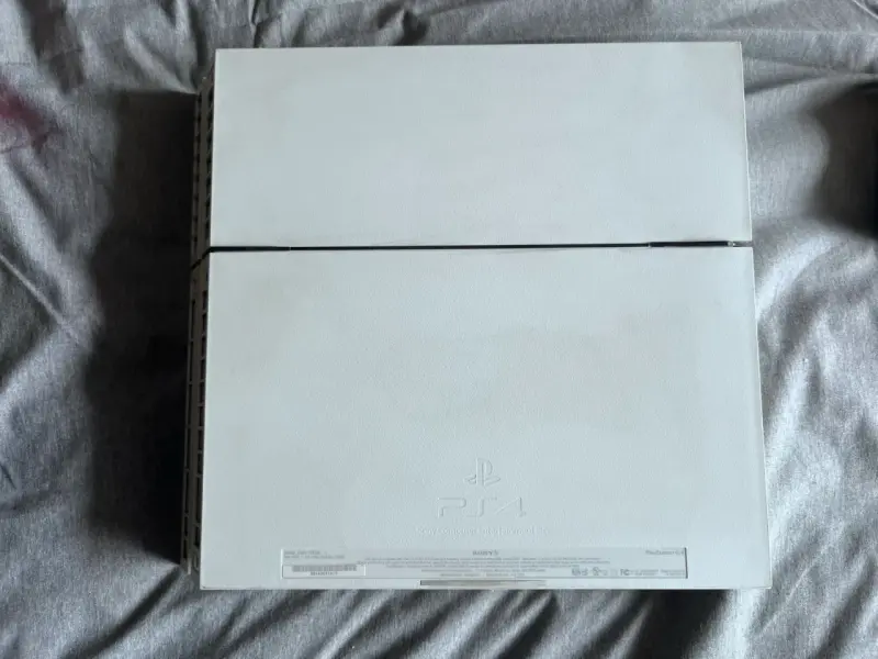 Consola PlayStation 4 blanca con control - 2