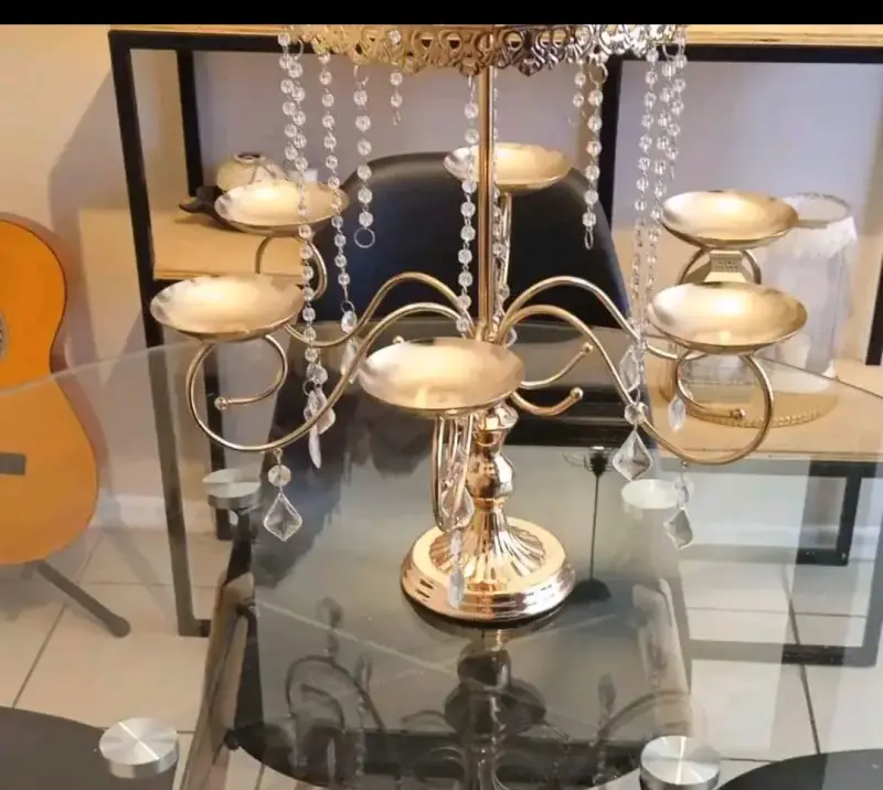 Candelabro dorado decorativo - 2
