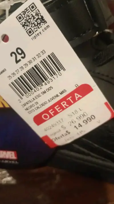 Zapatillas negras con diseño - miniatura 2