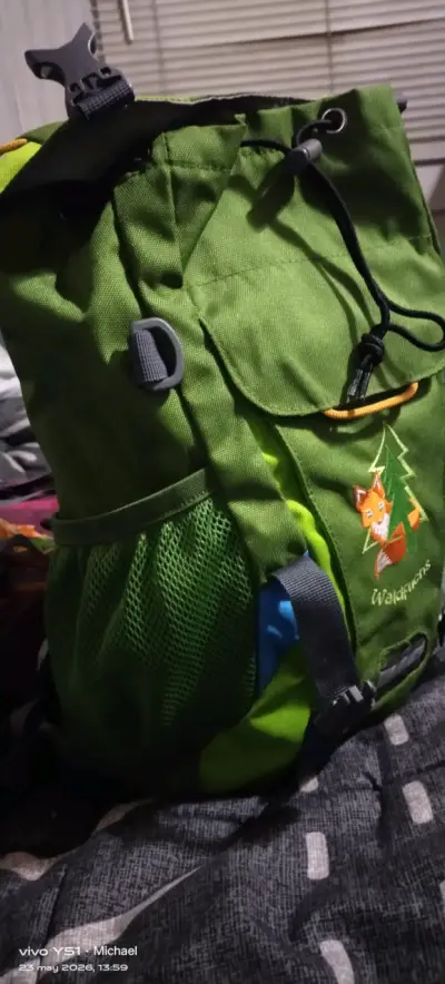 Mochila verde Deuter infantil - miniatura 2