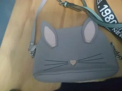 Bolso de mano con diseño de abejas - miniatura 2