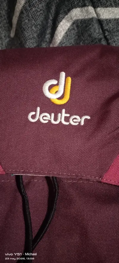 Mochila Deuter color burdeos - miniatura 3