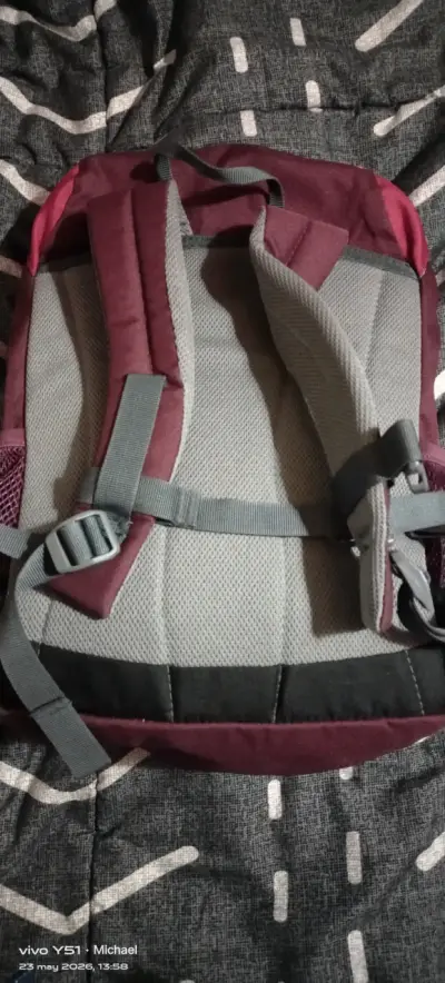 Mochila Deuter color burdeos - miniatura 4