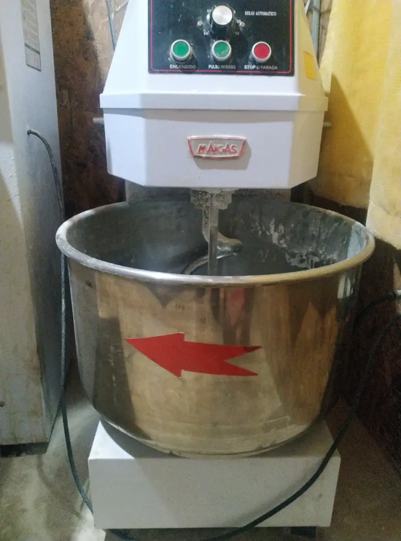 Amasadora industrial 22 kilos