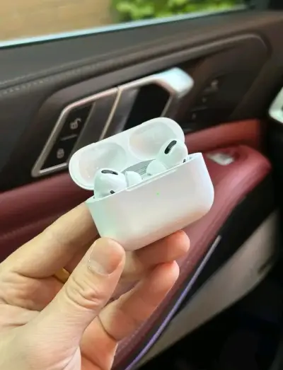 Audífonos inalámbricos con estuche - miniatura 1