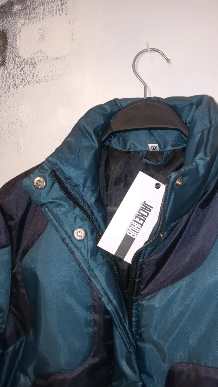 Chaqueta acolchada verde petroleo con diseño - 2