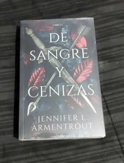 Libro 'De Sangre y Cenizas' - miniatura 1