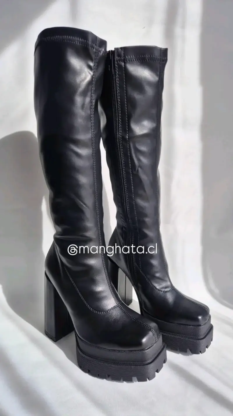 Botas negras estilo plataforma