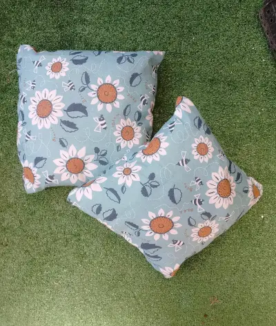 Cojines con diseño de corazones - miniatura 2