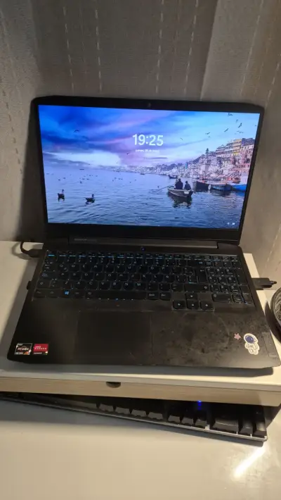 Lenovo ideapad gaming 3 top de línea - miniatura 3
