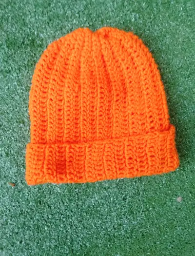 Gorro tejido amarillo - miniatura 4