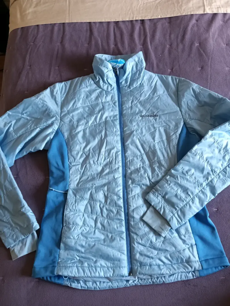 Chaqueta acolchada negra con capucha - 2