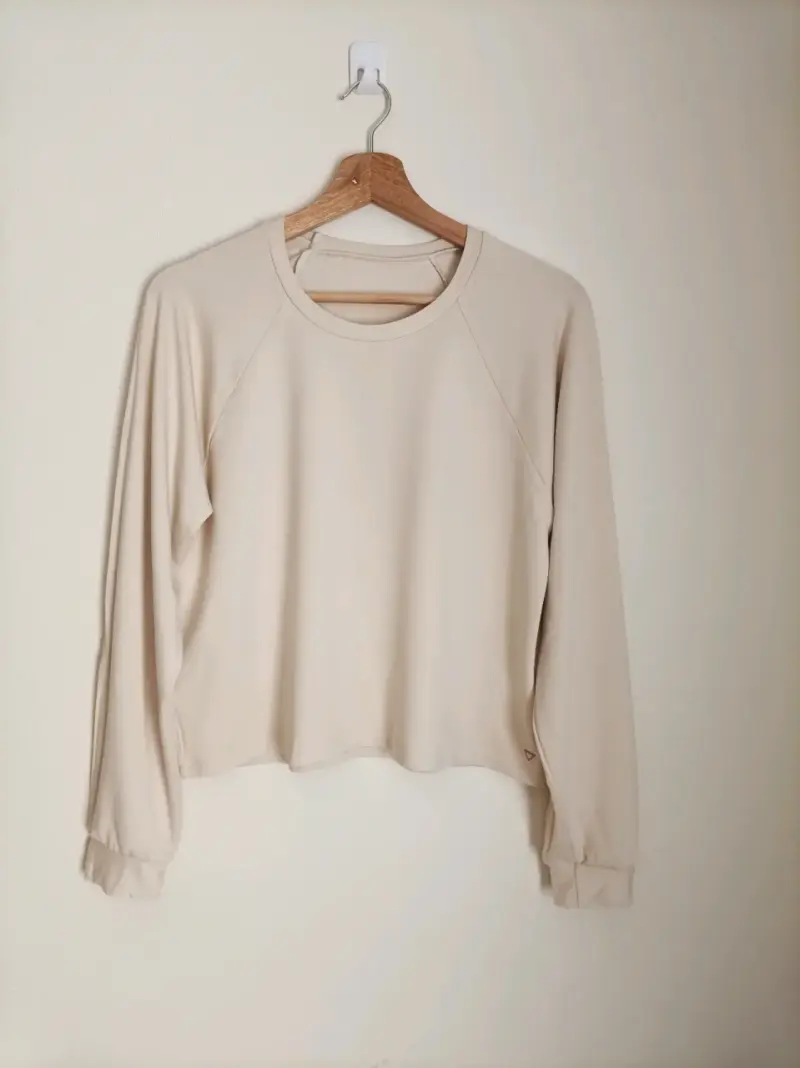 Polerón beige de manga larga