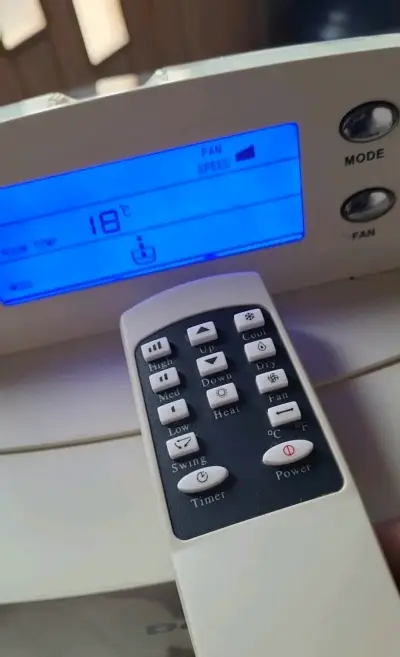 Aire acondicionado frio y caliente 12000 btu - miniatura 2