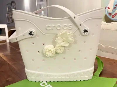 Bolso Crocs blanco - miniatura 1