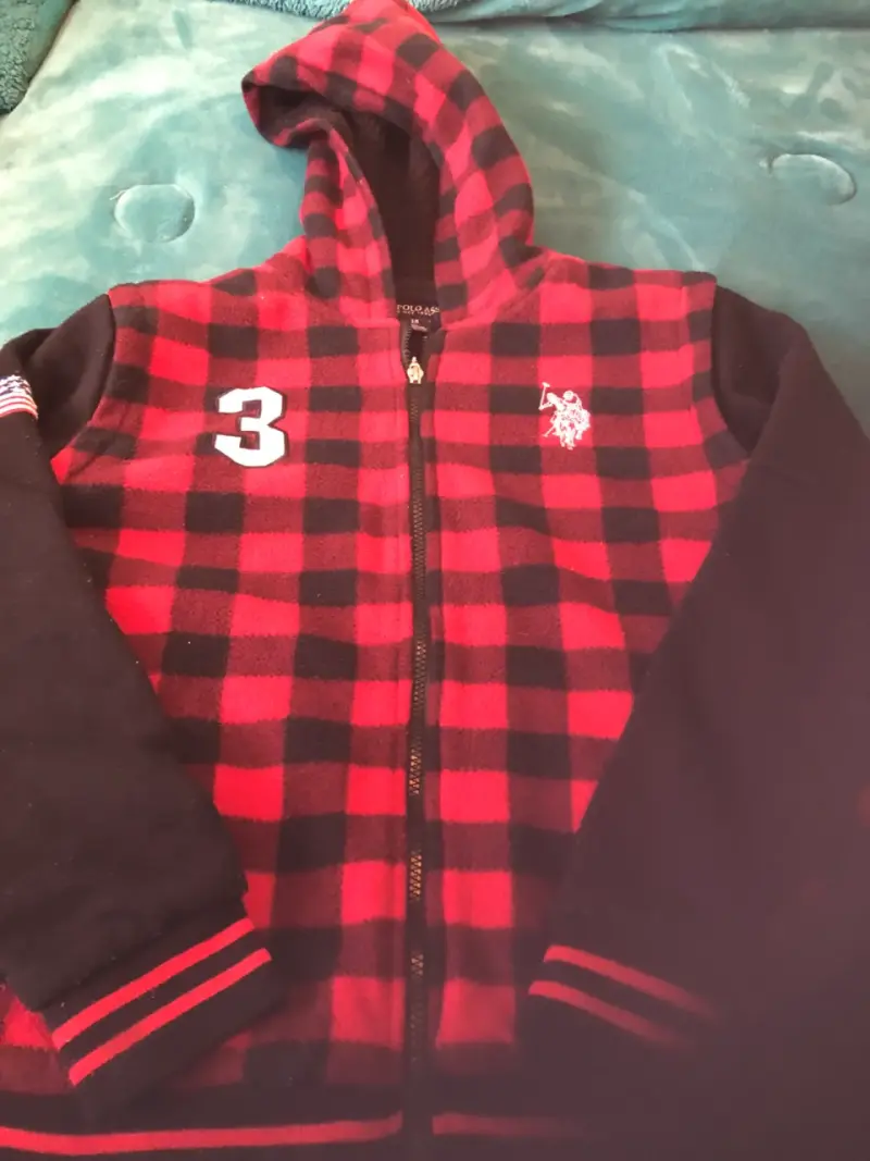 Polerón a cuadros rojo y negro marca polo EEUU. - 2