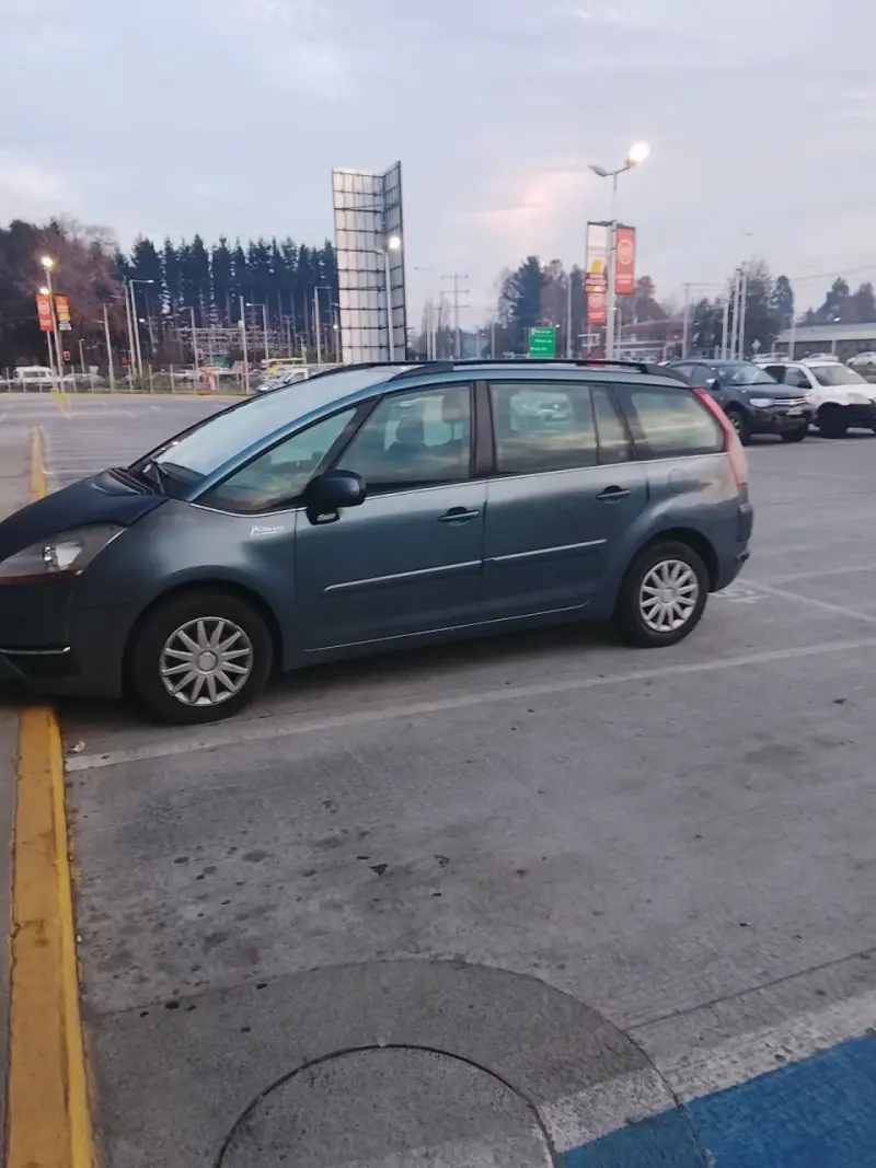 Auto Citroën gris oscuro - 2