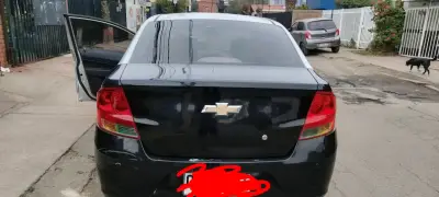 Auto Chevrolet SAIL LT negro en buen estado - miniatura 5