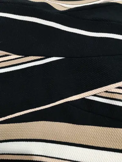 Vestido a rayas negro y beige - miniatura 4