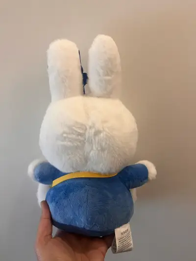 Peluche Miffy blanco con estrella Miniso - miniatura 2